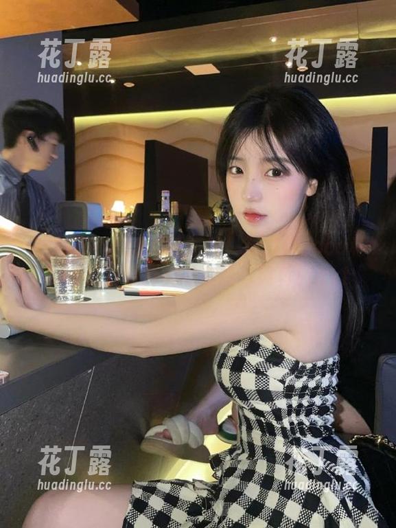 秀人网 - 只为清纯而来！赵惟依coco私房写真展现真实的美丽与纯真！.txt