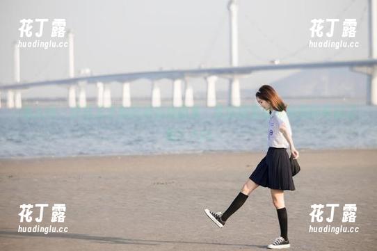 秀人网 - 轩轩王子的白裙在线图集，带你探索别样风情的奇幻之旅！.txt