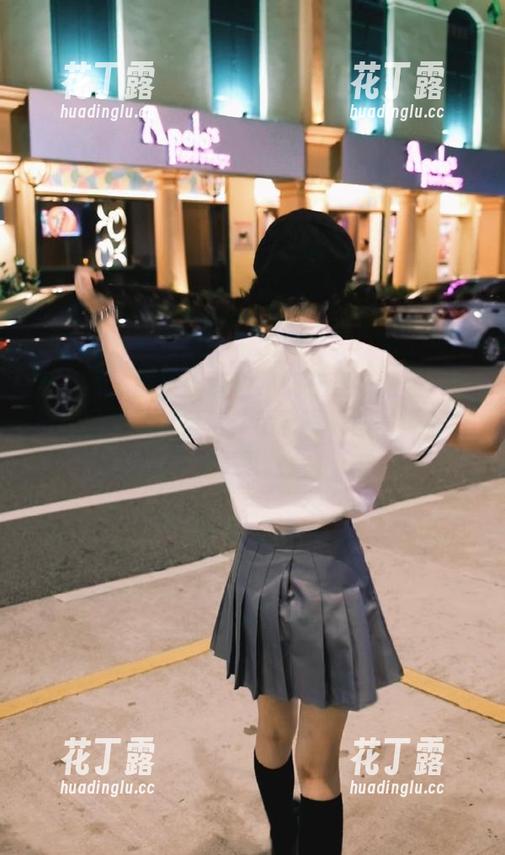 秀人网-软糖爱喝奶 秀人网 - 捕捉软糖爱喝奶在连衣裙照片中展现的灵动与自信,精彩写真图片等你来探索.txt