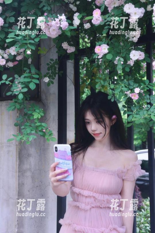 秀人网-软软 秀人网 - 在线浏览软软的魅惑吊裙黑丝美腿写真,精致图片让你怦然心动.txt