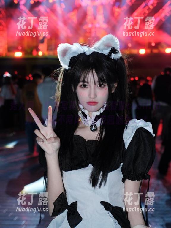 秀人网-陆萱萱cecillia 秀人网 - 校服写真更新,陆萱萱cecillia为你展现不同风格的校园魅力.txt