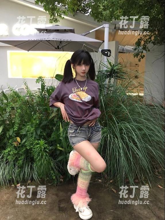 秀人网-陈小喵 秀人网 - 捕捉青春的瞬间:陈小喵学妹无圣光图包,细腻而真实.txt