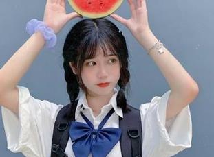 秀人网 - 最新原创：麦田双人写真原图，捕捉生活中的真实与温暖.txt