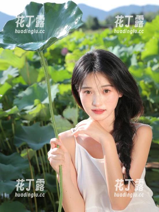 秀人网-黎秋秋 秀人网 - 探索黎秋秋连体衣之美,在线美图展现独特风格.txt