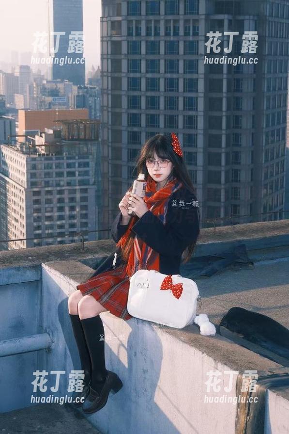 紧急企划 - 一只喵喵梓的双马尾写真集再次更新，快来感受她的活力与俏皮吧！.txt