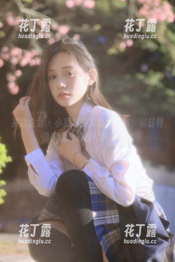 紧急企划 - 小恩私拍作品大揭秘，浴缸特辑展现她的独特风格.txt