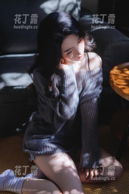 绮梦摄影 - 小艺短裤写真集更新，短裤的魅力与我的小尴尬碰撞.txt