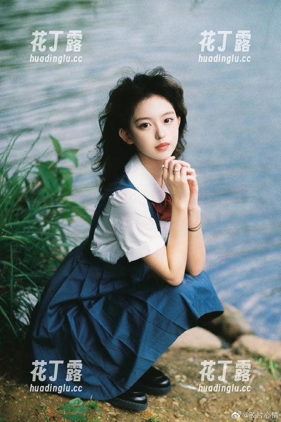 美媛馆-伊雨蔓Fiona 美媛馆 - 伊雨蔓Fiona毛衣写真高清下载,捕捉优雅与温暖的瞬间.txt