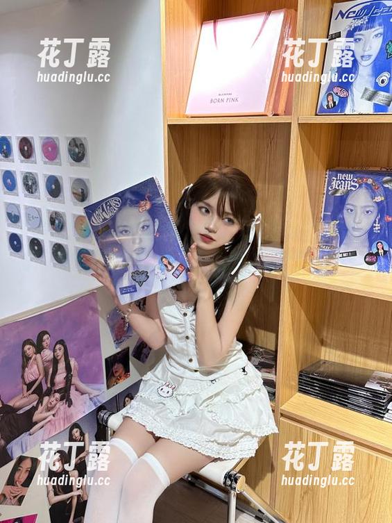 美媛馆-小海臀rena 美媛馆 - 精选作品:小海臀rena在户外的独特魅力,感受人与自然的亲密互动.txt