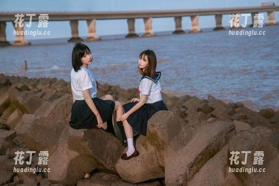 美媛馆 - 果儿Victoria海边自由之旅：不可错过的原图与唯美壁纸，助你改造桌面风格！.txt