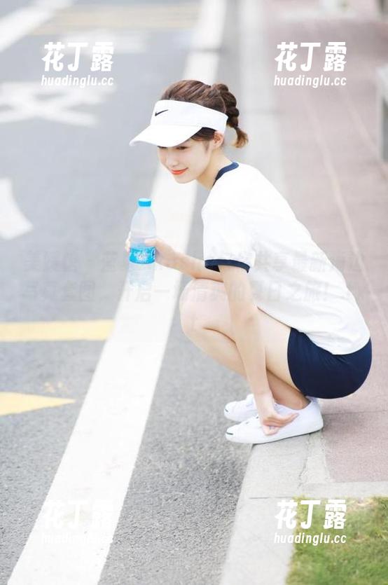 美媛馆 - 蓝夏Akasha与你共享最新海边写真套图，开启一场清爽的夏日之旅！.txt