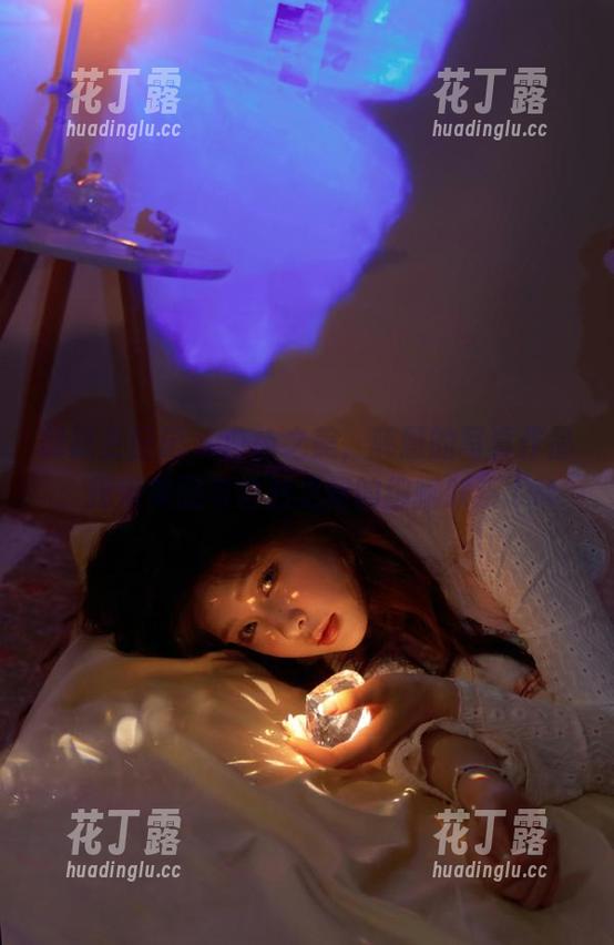 舞蹈生日记-薛慧 舞蹈生日记 - 白色之美,薛慧的写真作品:探索美图与自然之间的细腻联系.txt