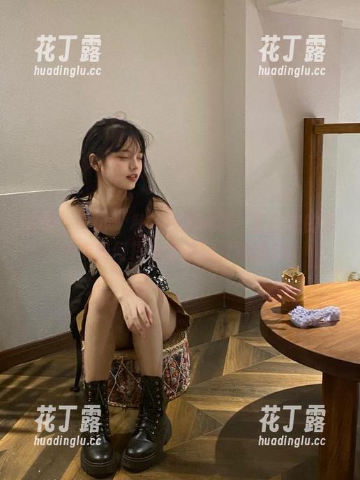 舞蹈生日记-雷钰航 舞蹈生日记 - 私房美图解析:雷钰航的连体衣如何提升女性魅力视觉.txt