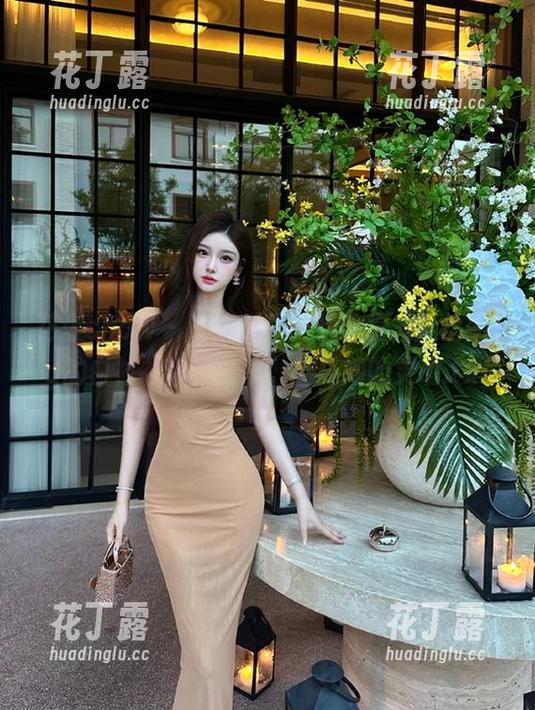 花漾show - 让我们来一起欣赏尤妮丝egg的白衬衫套图分享，感受她的灵动.txt