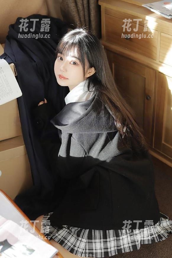 蜜桃社-Suki 蜜桃社 - 感谢Suki美脚图集:分享我那不完美却迷人的足部故事!.txt