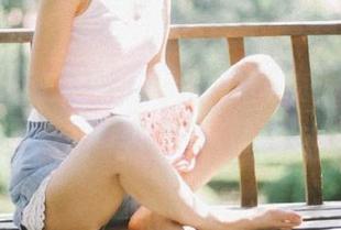蜜桃社 - 王婉悠Queen短裙写真，高清记录每个精致瞬间的魅力.txt