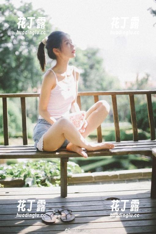 蜜桃社 - 王婉悠Queen短裙写真，高清记录每个精致瞬间的魅力.txt