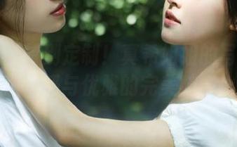 蜜桃社 - 特别定制！真希姐姐的写真作品，探索性感与优雅的完美结合！.txt