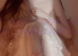 蜜桃社 - 高清图集：萌美Moemi的运动写真，释放独特的运动魅力.txt