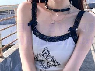 蜜桃社 - 原图曝光，雪飞浴室图集：她的水光闪闪竟比我还靓！.txt