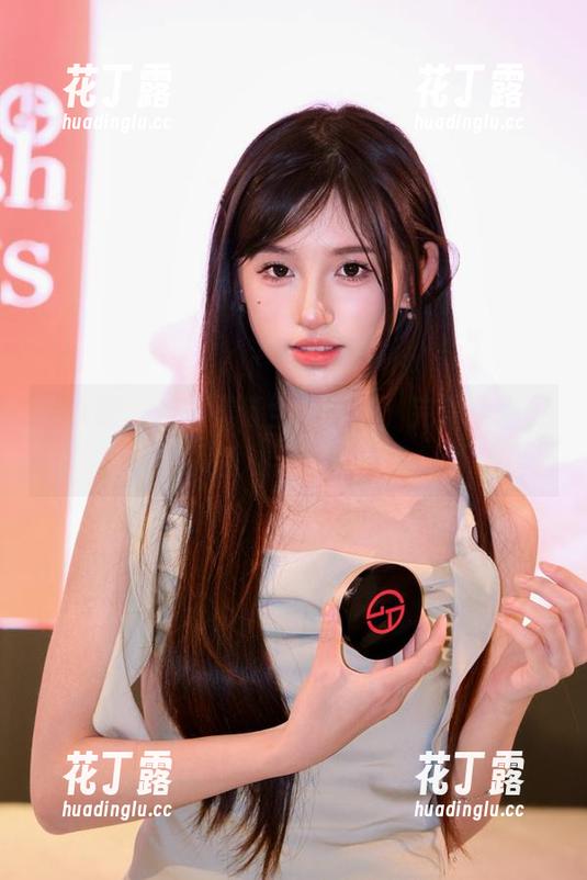 袜啵啵 - 瑶瑶美腿全套作品，完美诠释了什么叫魅力与自信并存.txt