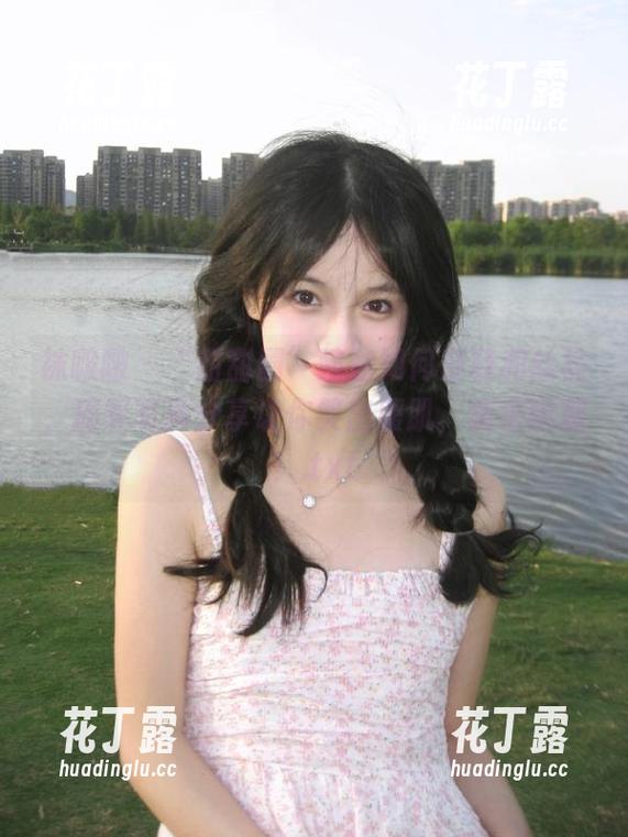 袜啵啵 - “甜甜圈”教你如何穿鞋和丝袜，搞笑写真分享让你笑出腹肌，速来围观！.txt