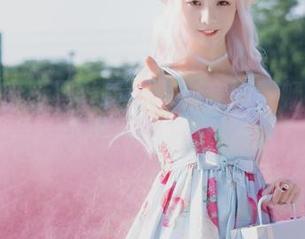 西呱呀呀呀黑丝百合写真套图，畅游在优雅与性感的奇妙世界.txt