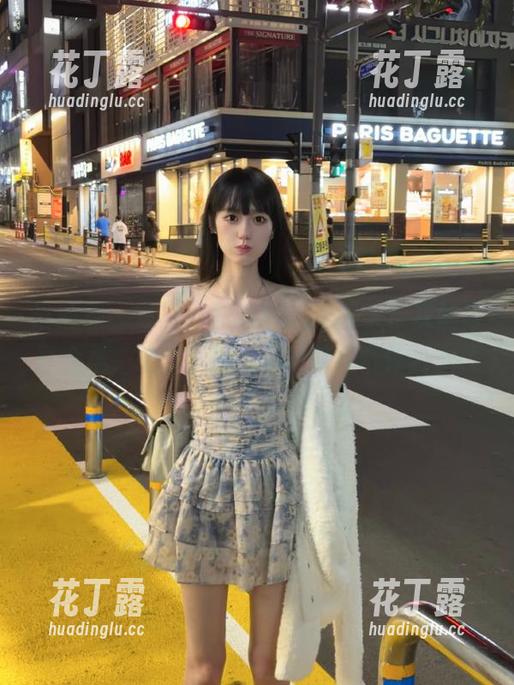 语画界 - 惊艳四座的Emily顾奈奈灰丝写真合集，免费下载畅享绝美视听体验.txt