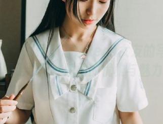 语画界 - 探索小海臀Rena女友的写真集：原图记录每一瞬间的优雅与魅力.txt