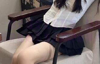 语画界 - 林子遥女王写真集：让每一张壁纸都讲述她不为人知的故事.txt