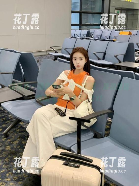 语画界-梦心玥 语画界 - 精选梦心玥短裤美图,释放清新气息与无限魅力!.txt