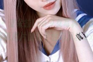 语画界 - 潘朵拉Laa少女写真作品更新，最新图片展现个性与风格.txt