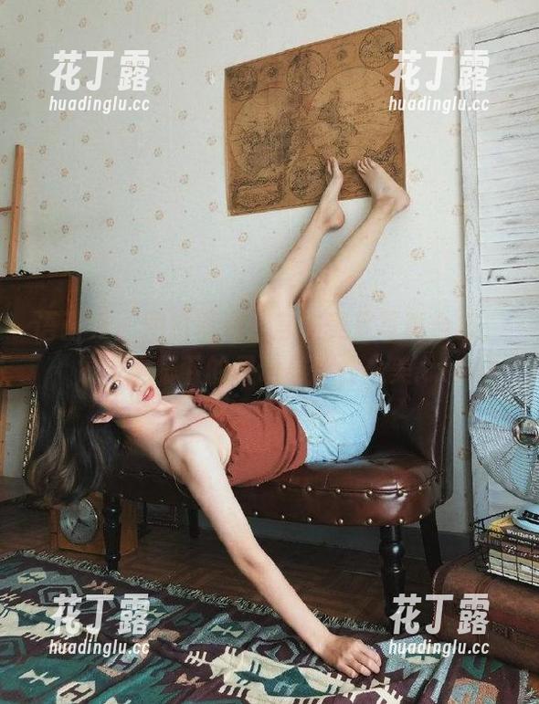 语画界-言沫 语画界 - 图赏精选:言沫美足写真合集,展现她脚下的灵动与个性之美.txt
