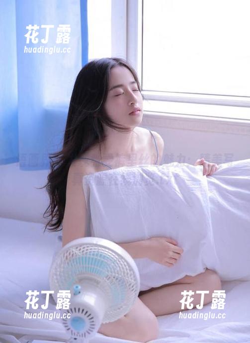 语画界 - 发现雅雯裤里丝的魅力：精美写真资源在线浏览.txt