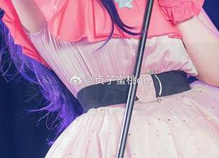 发现贞子蜜桃与喜多川梦海圣诞联名的绝美写真图片合集.txt