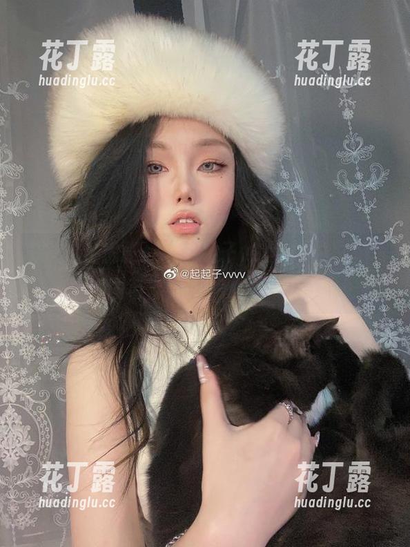 从青涩到优雅，“起起子vvvv”的校服美图与照片让你心动.txt