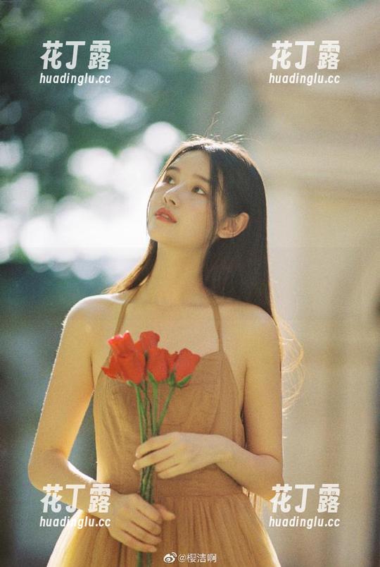 轰趴猫 - 绝美私房写真，曲曲厨娘与美味佳肴的完美邂逅.txt