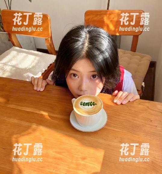 轰趴猫 - 不可错过！杨晨晨sugar学妹的定制图集，时尚与美丽的完美结合！.txt