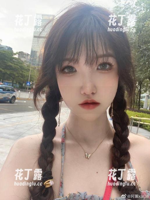 阿薰kaOri 无圣光的清晨光影:探寻阿薰kaOri的少女图集之美.txt