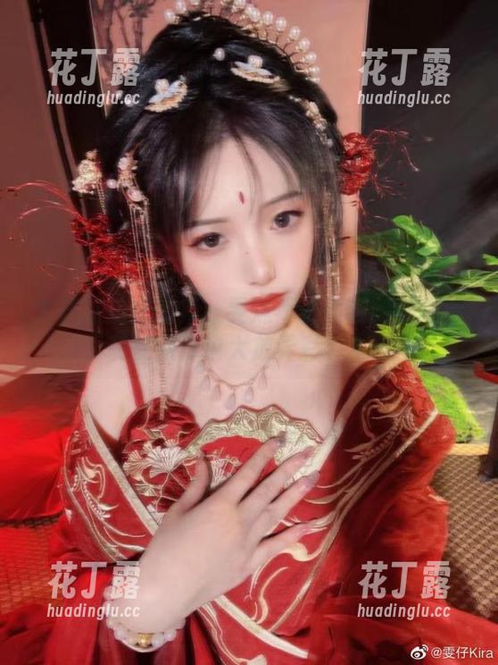 雯妹不讲道理 大连旅拍作品集:雯妹不讲道理的连体泳装在图库中大放异彩!.txt