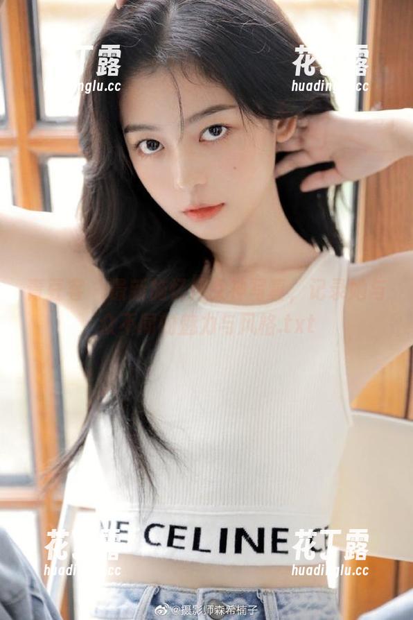 青豆客-施忆佳 青豆客 - 最新施忆佳女神写真,记录她与众不同的魅力与风格.txt