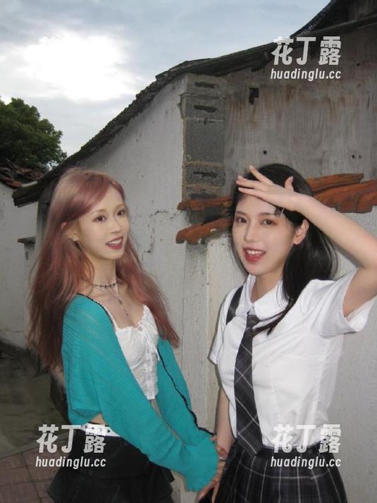 青豆客 - 暖春初夏：高清莫雅淇连衣裙写真壁纸，甜美又清新.txt
