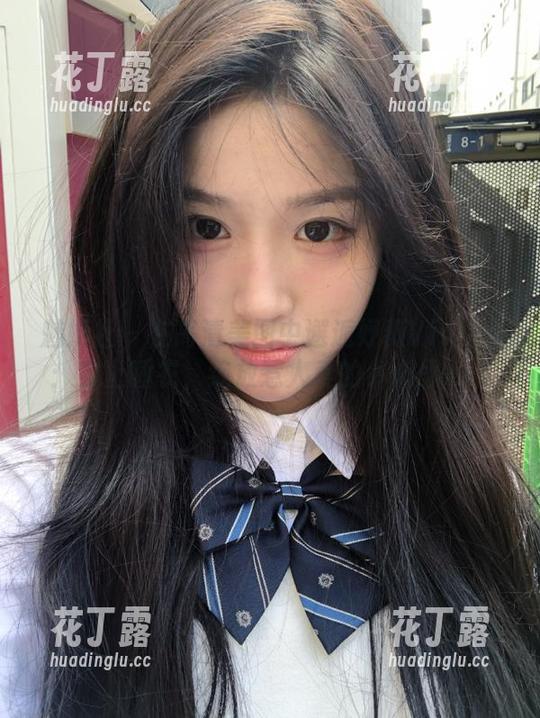 魅妍社-妤薇Vivian 魅妍社 - 在高清美图中邂逅妤薇Vivian:穿上睡衣,绽放惹人爱的小心思.txt