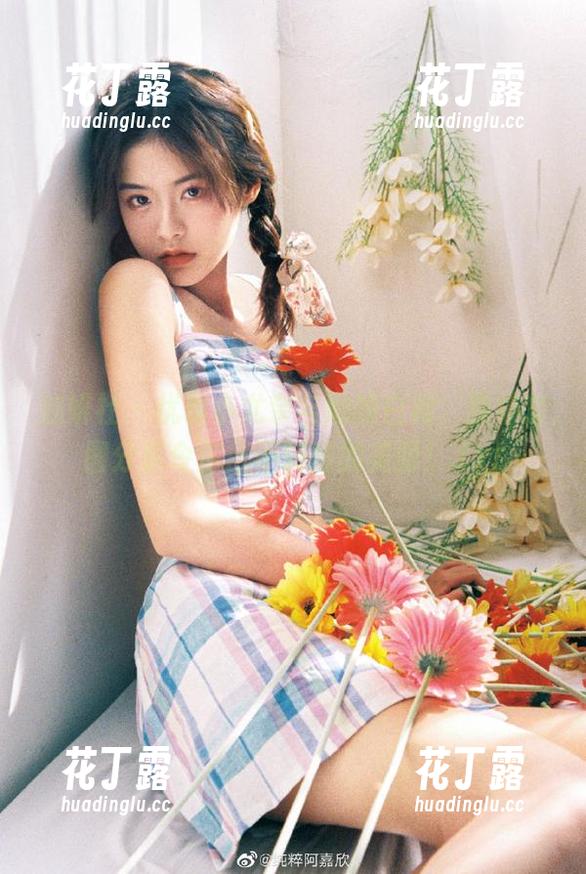 魅妍社-小尤奈 魅妍社 - 优雅小尤奈与她的白裙,独特套图分享令你目不转睛的美丽!.txt