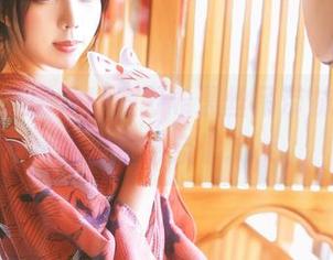 小清新私房秀！鹿野希黑丝吊带袜原图，让你倍感亲切.txt