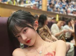 黑猫猫ovo高跟鞋写真大赏，解锁美图之美的秘密.txt